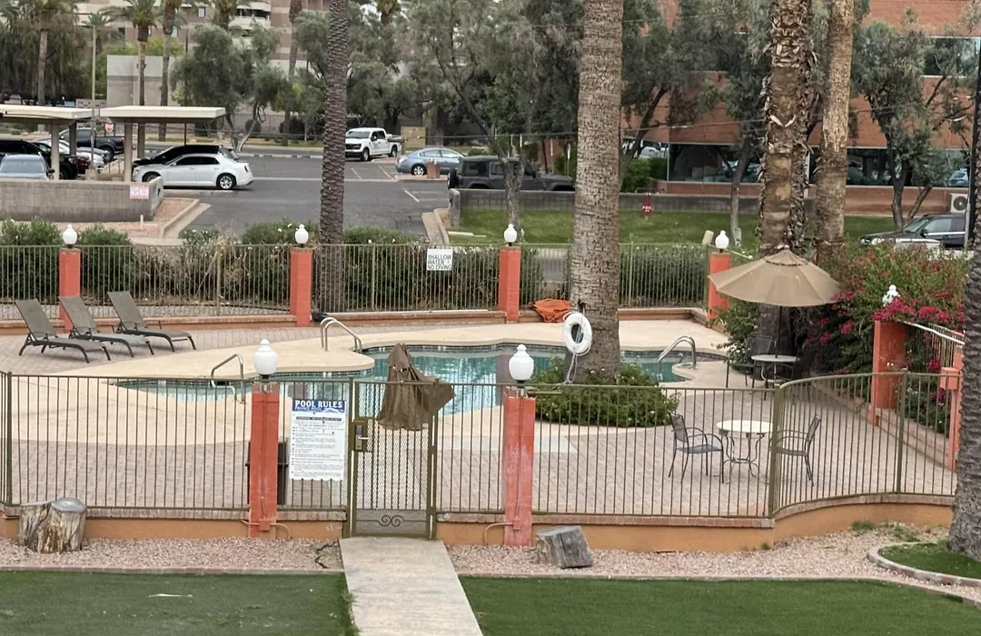 Howard Johnson By Wyndham Phoenix Airport/Downtown Area-1
